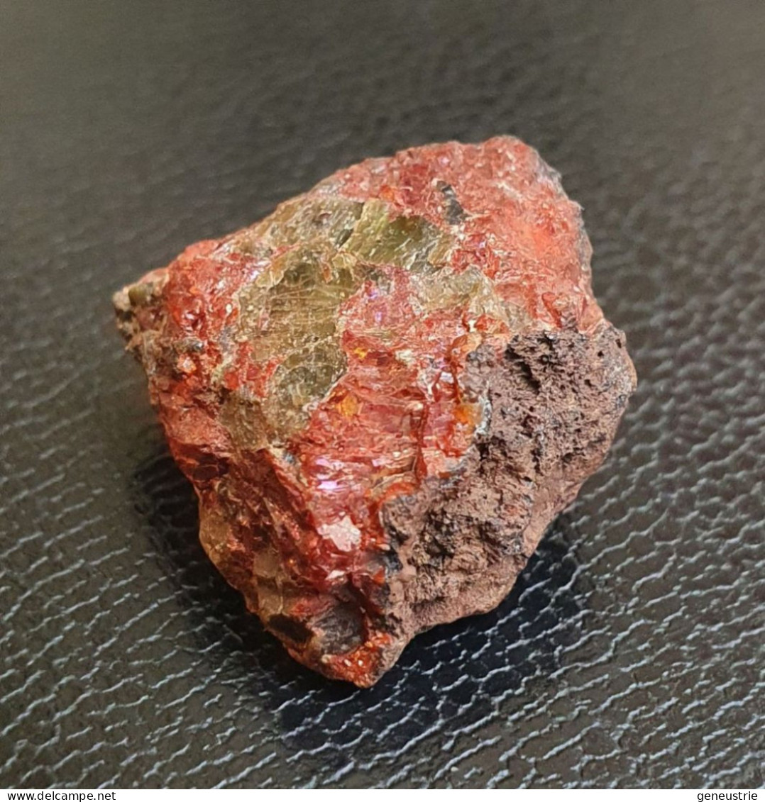 Cristal D'Iddingsite Rouge - Provenance : Lanzarote (Iles Canaries) - Mineralen