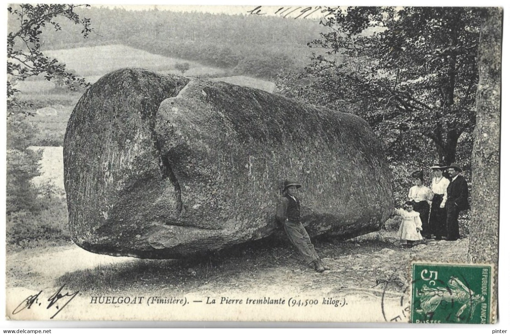 HUELGOAT - La PIERRE TREMBLANTE - Dolmen & Menhire