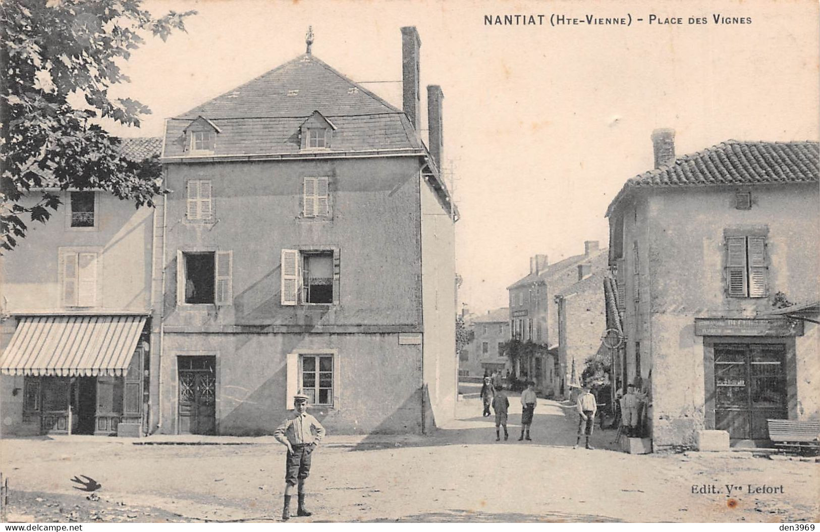 NANTIAT (Haute-Vienne) - Place Des Vignes - Voyagé (2 Scans) Bouhier, Rue Du Docteur Fournier à Tours - Nantiat