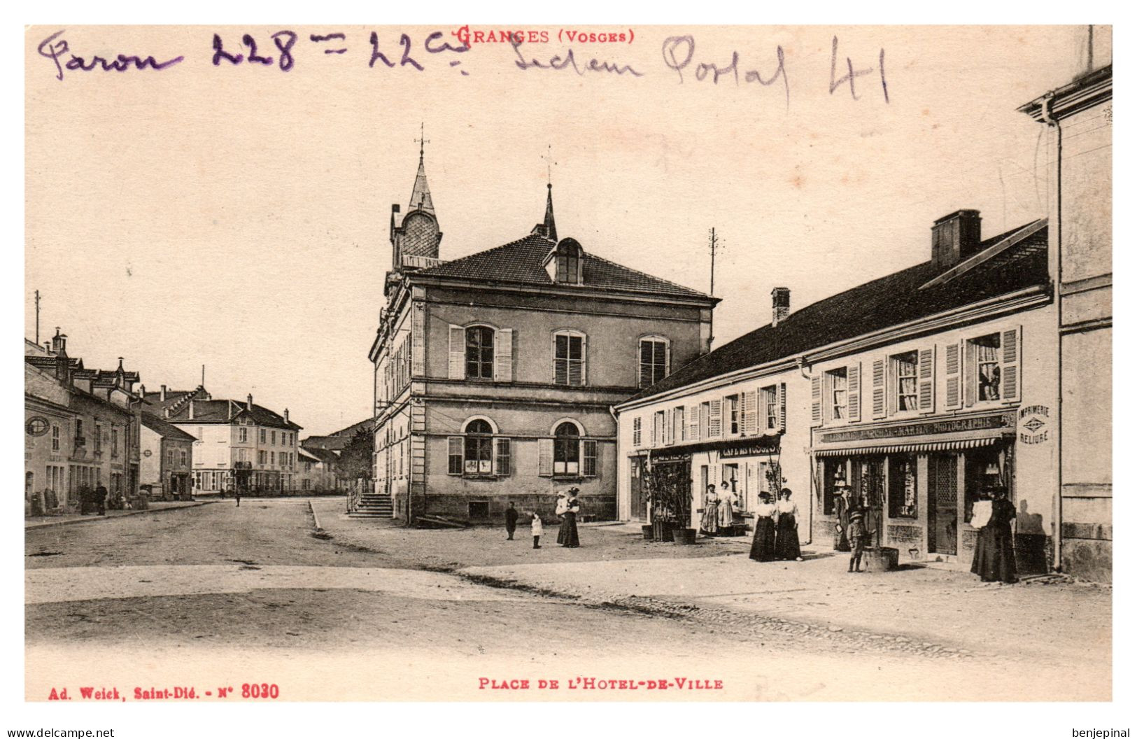 Granges - Place De L'Hôtel De Ville - Granges Sur Vologne