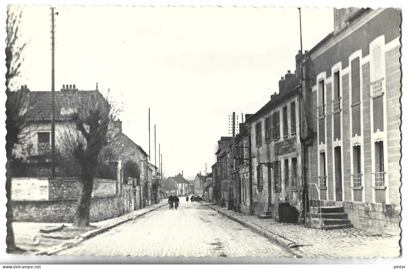 VILLIERS SAINT GEORGES - Rue De Provins - Villiers Saint Georges