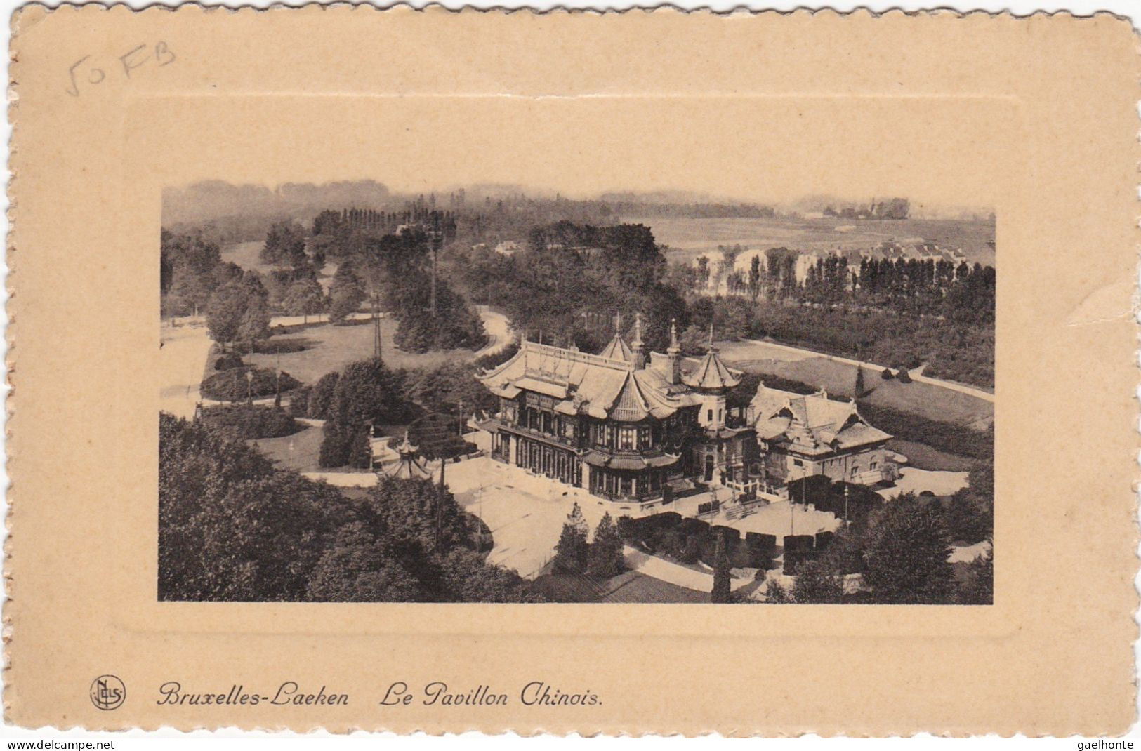 B002 BRUXELLES LAEKEN - VUE AERIENNE SUR LE PAVILLON CHINOIS ET SON JARDIN - Cafés, Hotels, Restaurants