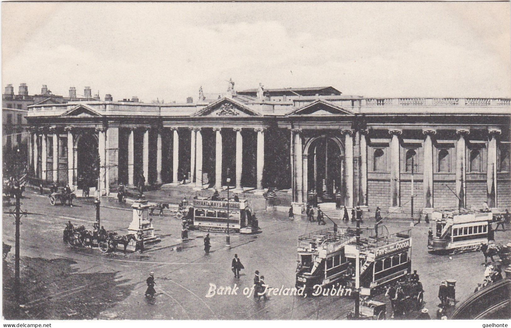 IR002 DUBLIN - ANIMEE - BANK OF IRELAND - PLACE ET ENTREE DE LA BANQUE D'IRLANDE - TRAMWAYS - EDITIONS VALENTINE - Dublin