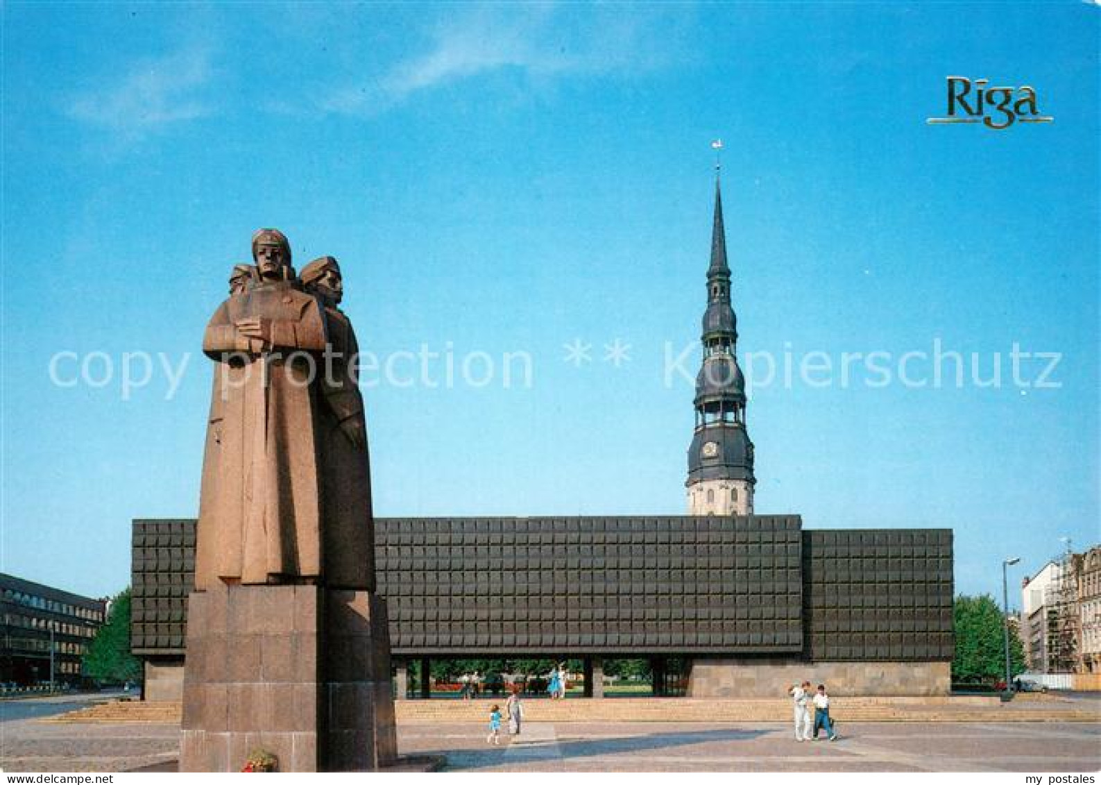 73717748 Riga Lettland Statue And The Museum To The Latvian Riga Lettland - Lettonie