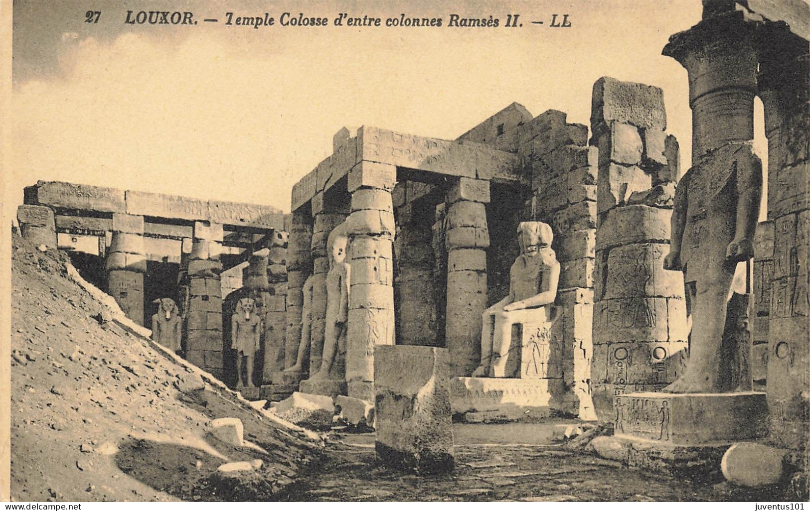 CPA Louxor-Temple Colosse D'entre Colonnes Ramsés II-27      L2664 - Louxor