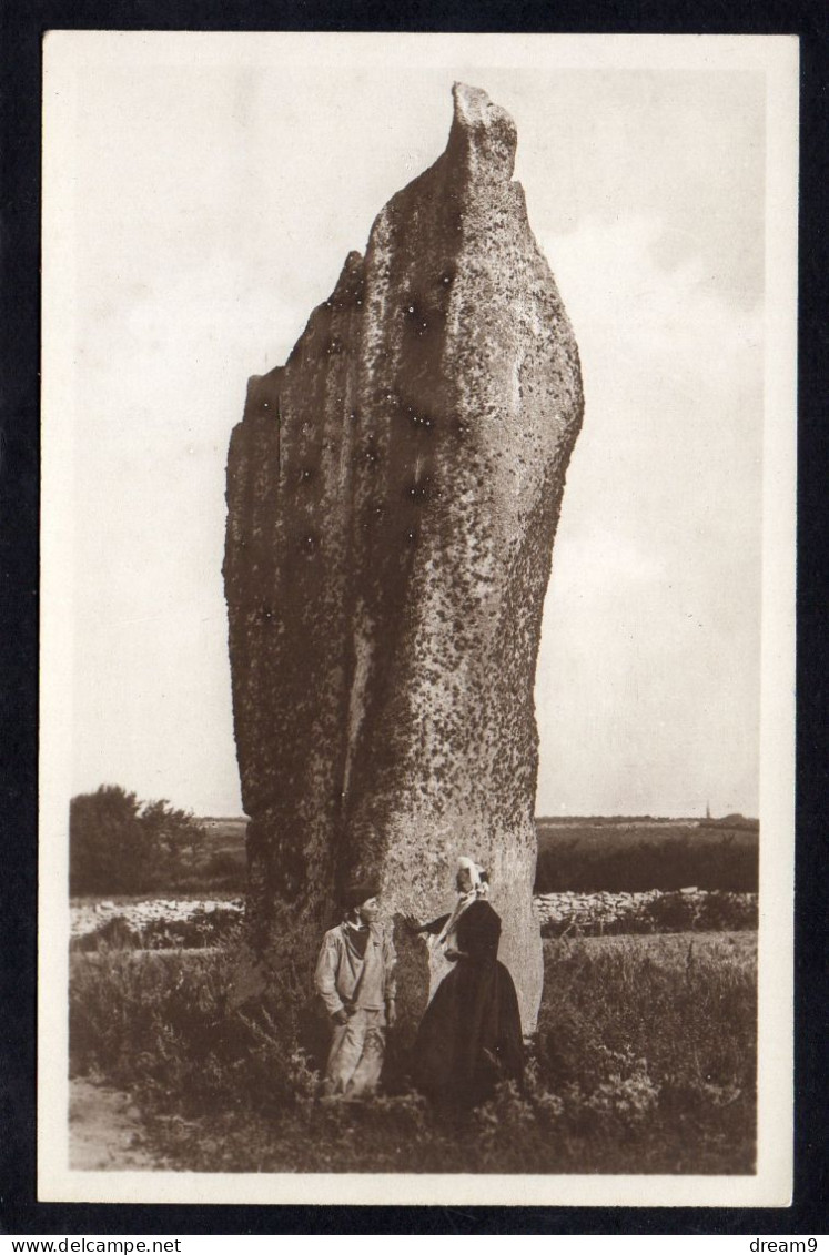 29 SAINT JEAN TROLIMON - Un Menhir - Saint-Jean-Trolimon