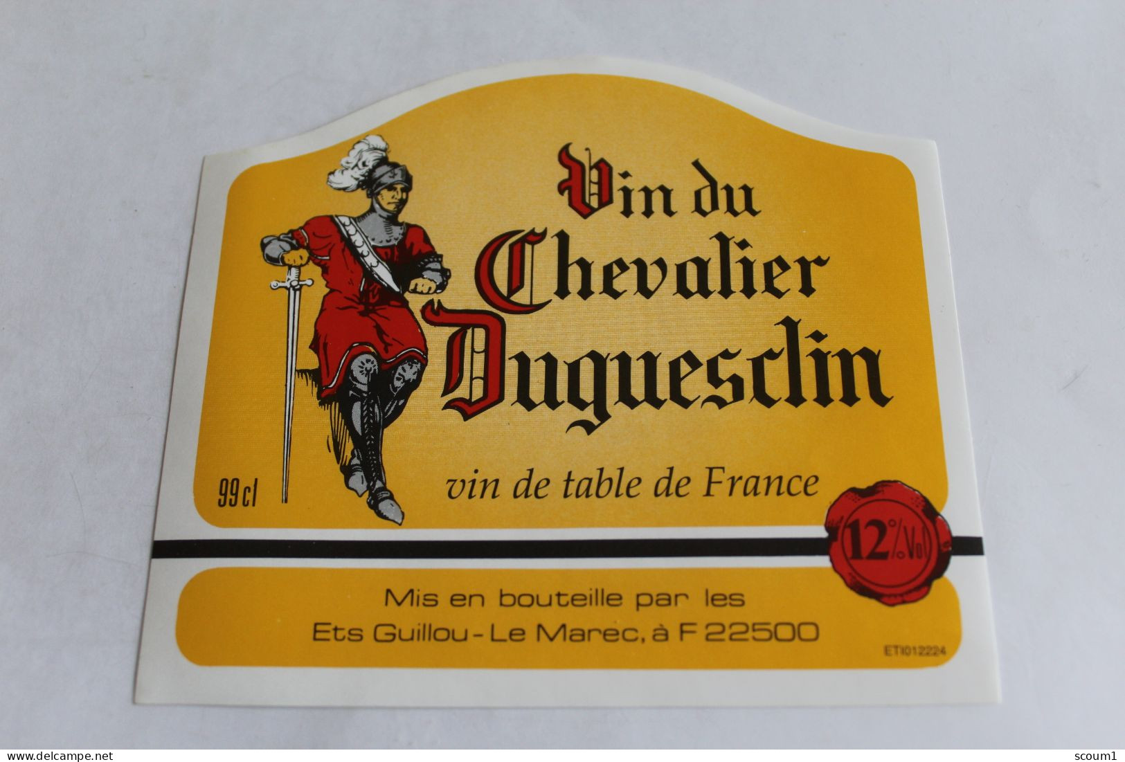 Etiquette Neuve  Vin Du Chevalier Duguesclin  Vin De Table Francais  Ets Guillou Le Marec A 22500 - Altri & Non Classificati