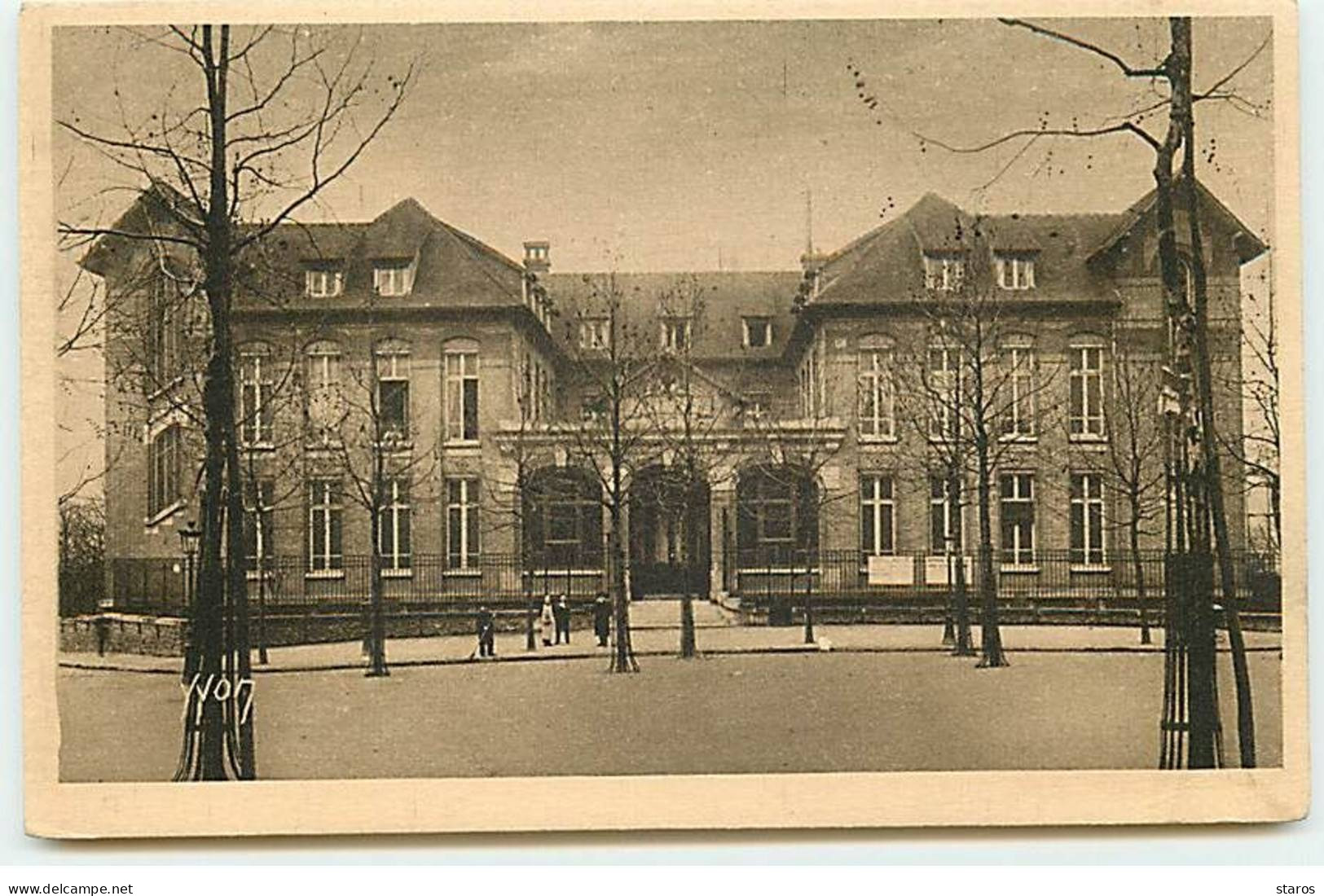 PARIS - Hôpital Ecole De La Société De Secours Aux Blessés Militaires - Place Des Peupliers - Santé, Hôpitaux