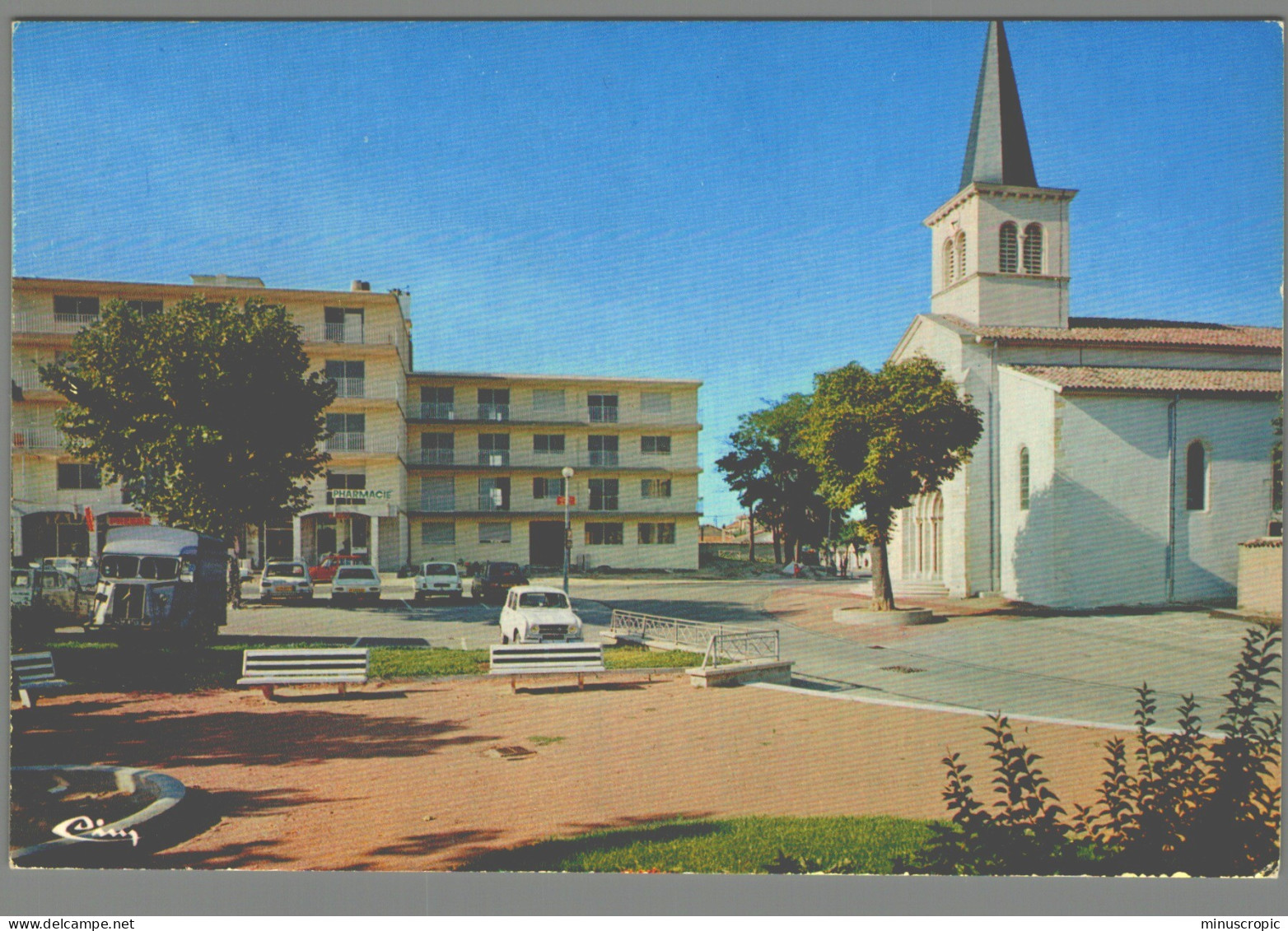 CPM 69 - Bron - L'église Saint Denis - La Place - Bron