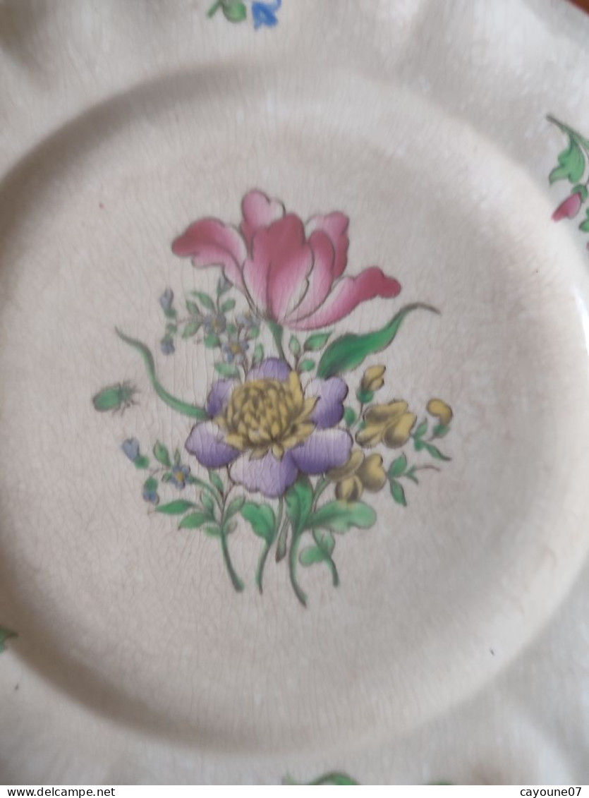 Keller & Guérin trois petites assiettes plates en faïence décor à la Strasbourg vers 1889