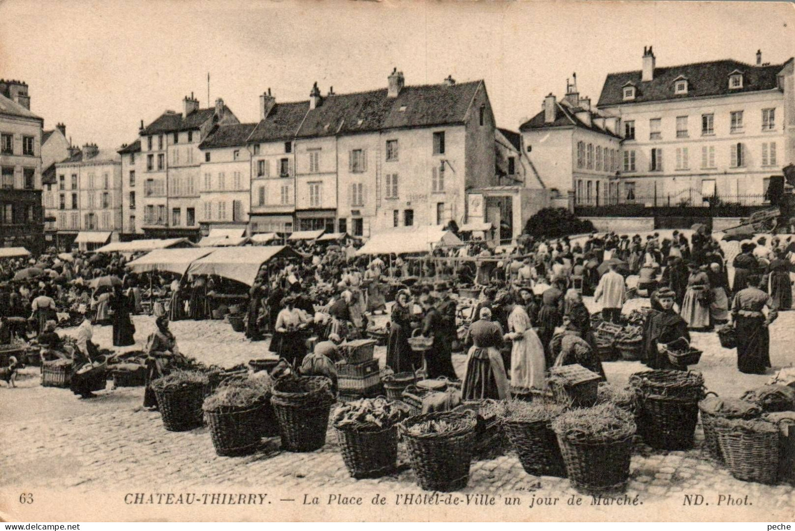 N°11722 -cpa Château-Thierry -un Jour De Marché- - Mercati