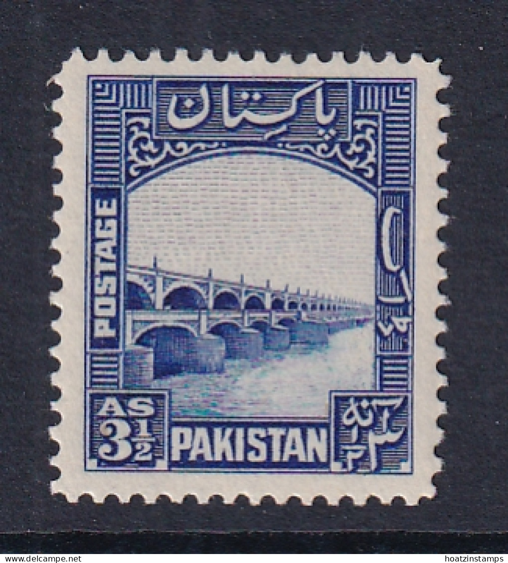 Pakistan: 1948/57   Pictorial    SG32    3½a      MH - Pakistan
