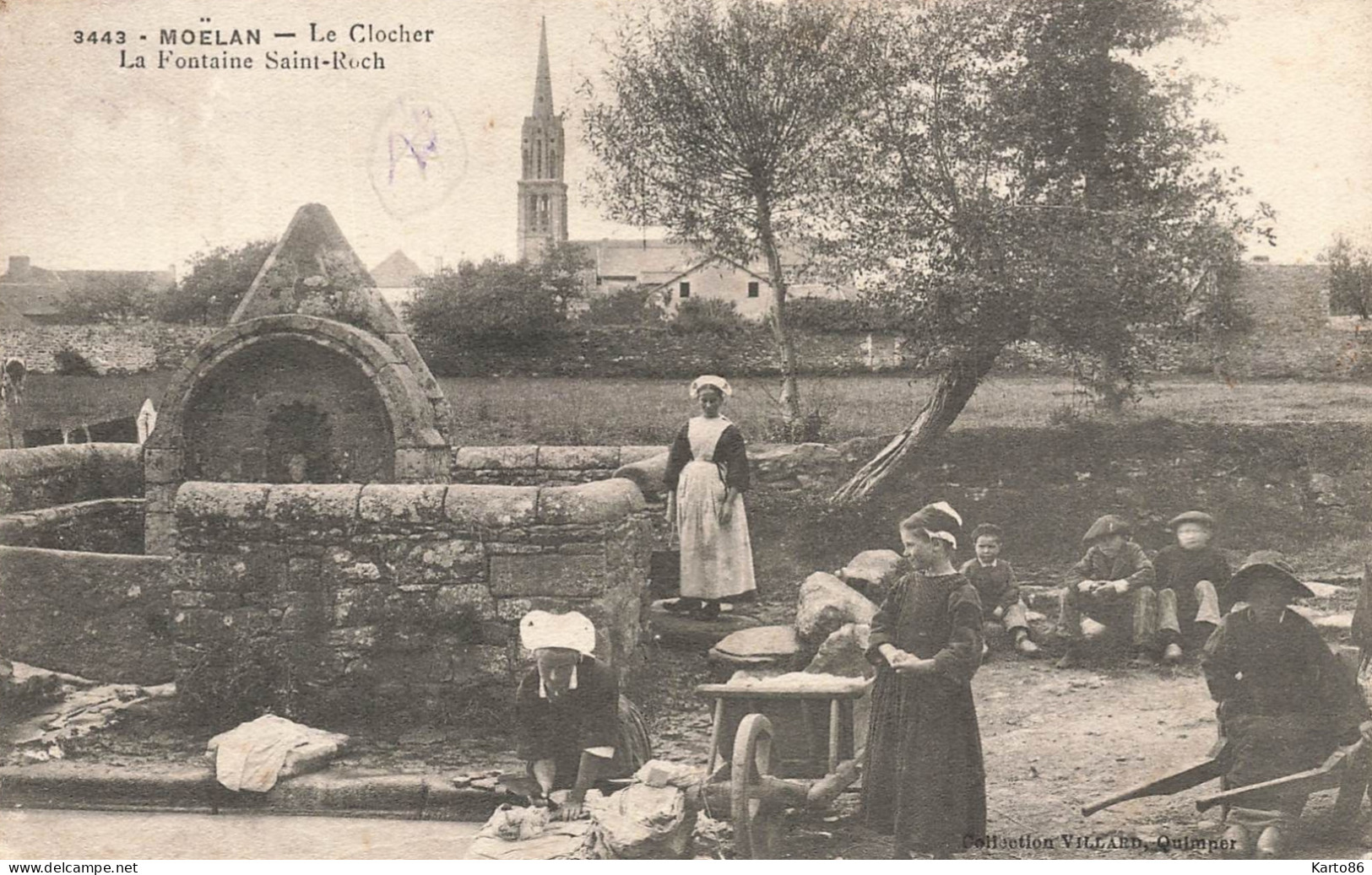 Moëlan Sur Mer * 1908 * Lavoir Laveuses Lavandières Blanchisseuses , Le Clocher Et La Fontaine St Roch * Villageois - Moëlan-sur-Mer