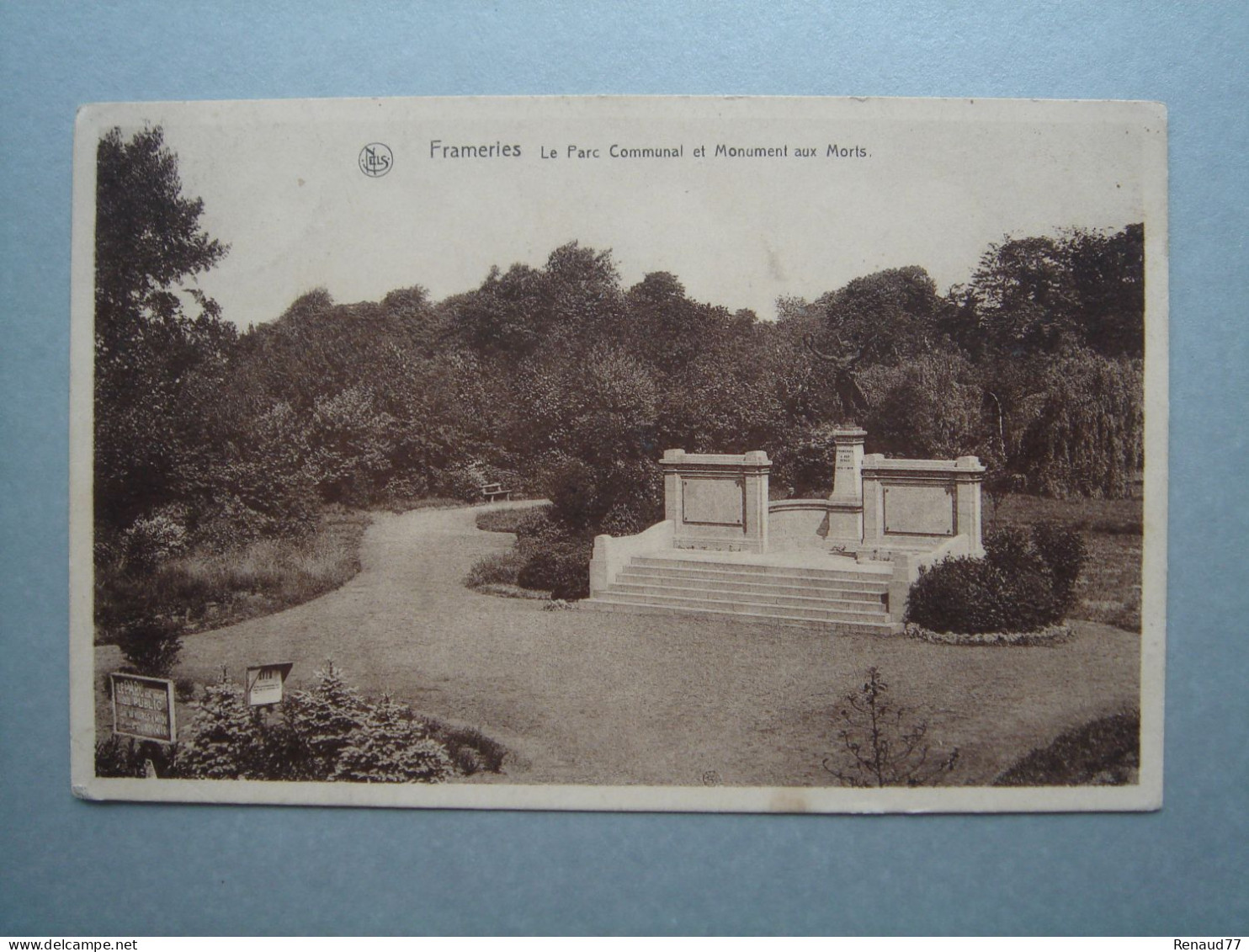 Frameries - Le Parc Communal Et Monument Aux Morts - Frameries