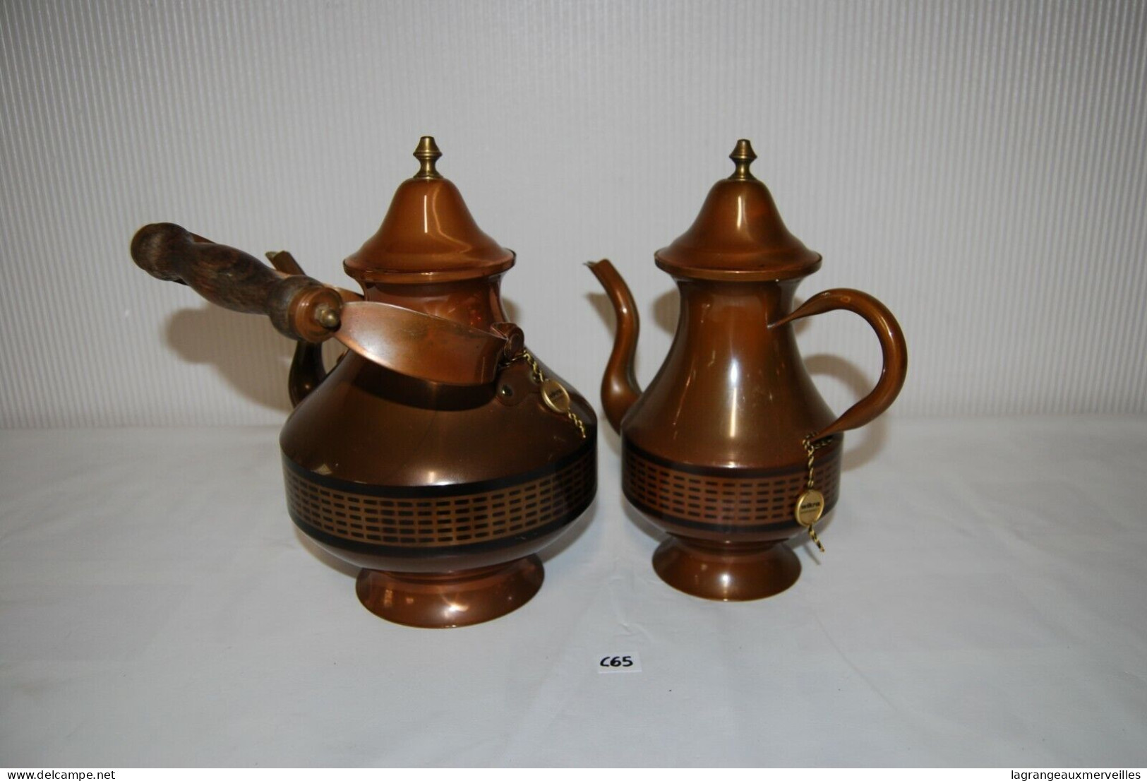 C65 2 Anciennes Cafetières Wikra - Cuivre - Coppers