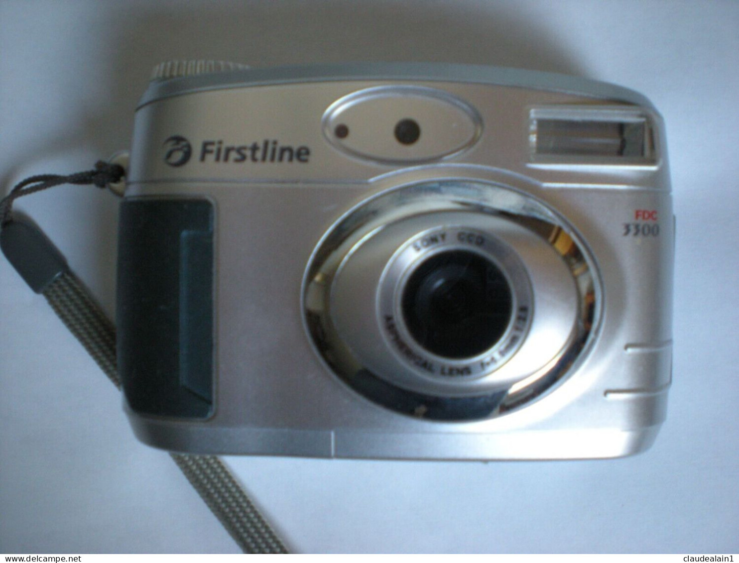 ANCIEN APPAREIL PHOTO NUMERIQUE FIRSTLINE FDC3300 AVEC SA CARTE MEMOIRE - Cameras