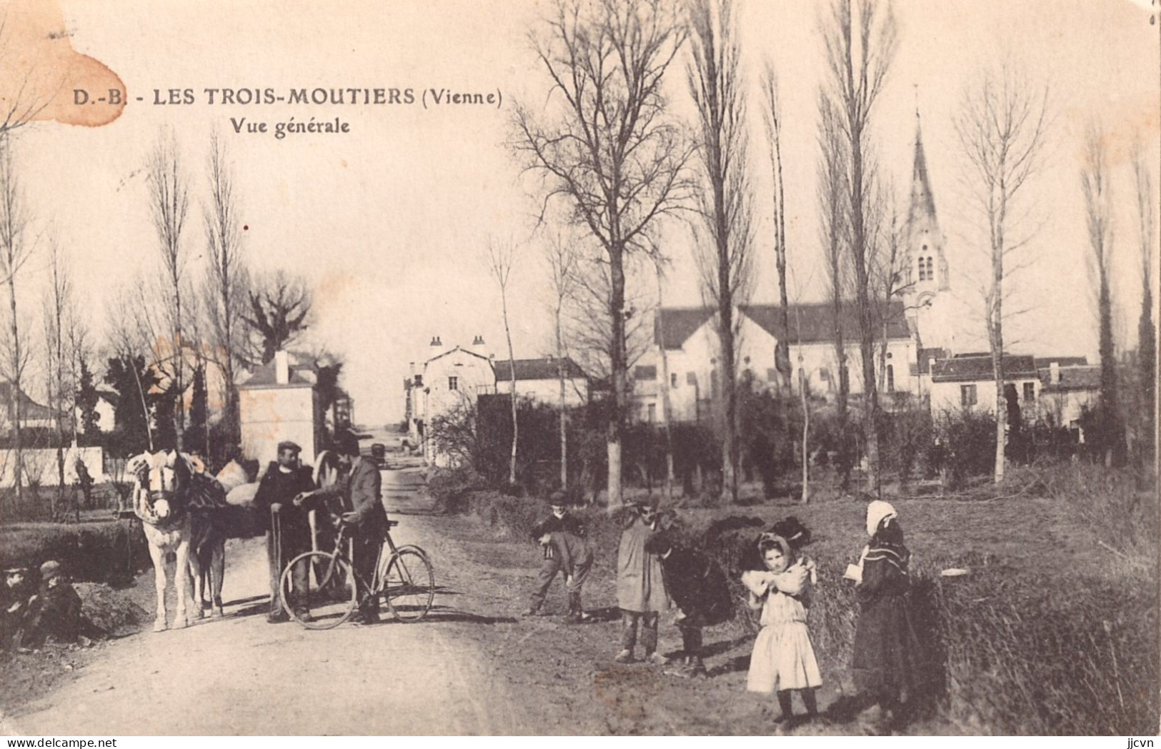 = 86 = Vienne - Les Trois Moutiers - Vue Générale - Les Trois Moutiers