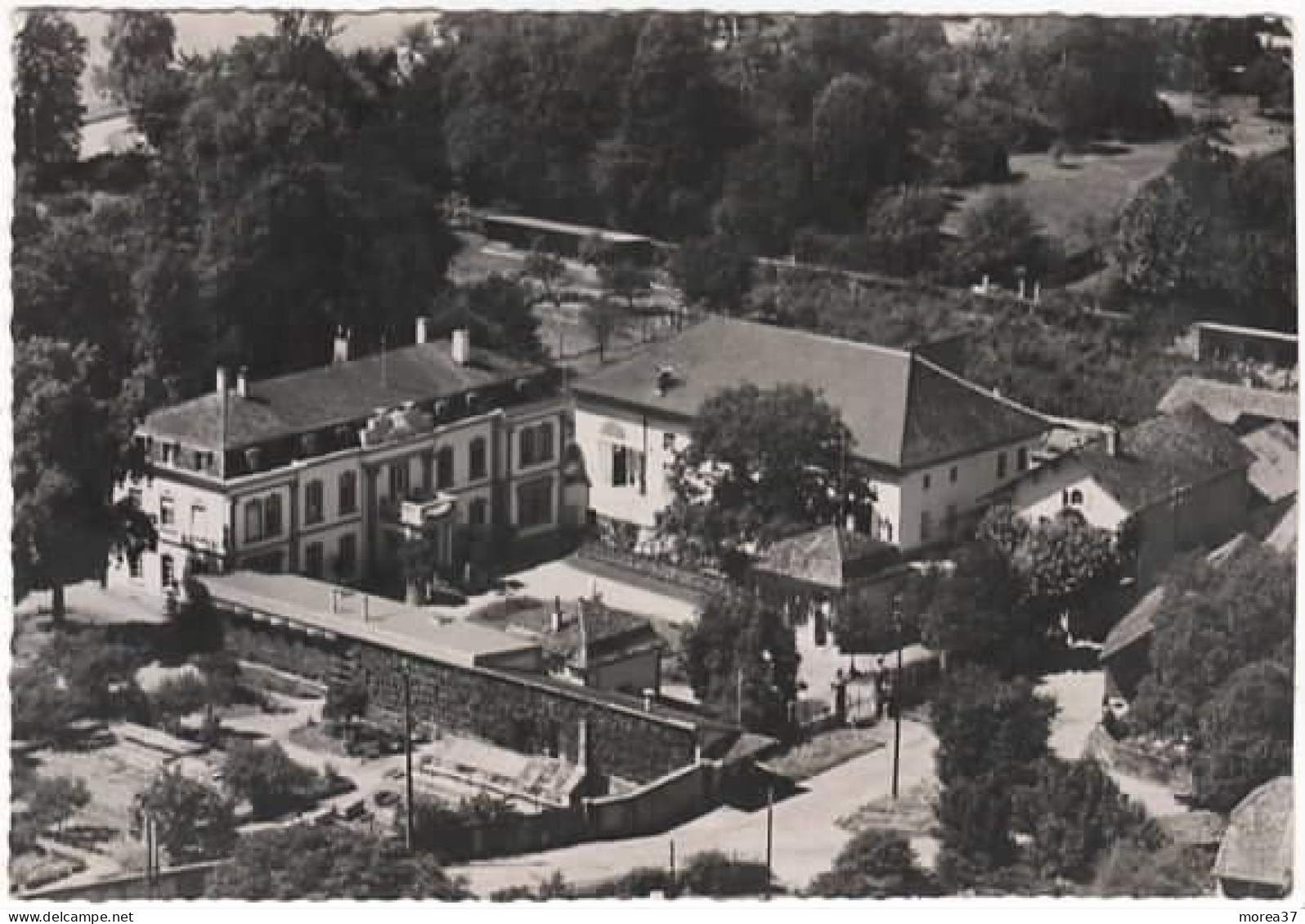 CARTIGNY  Vue Aérienne  Le Château De L'Amitié - Cartigny