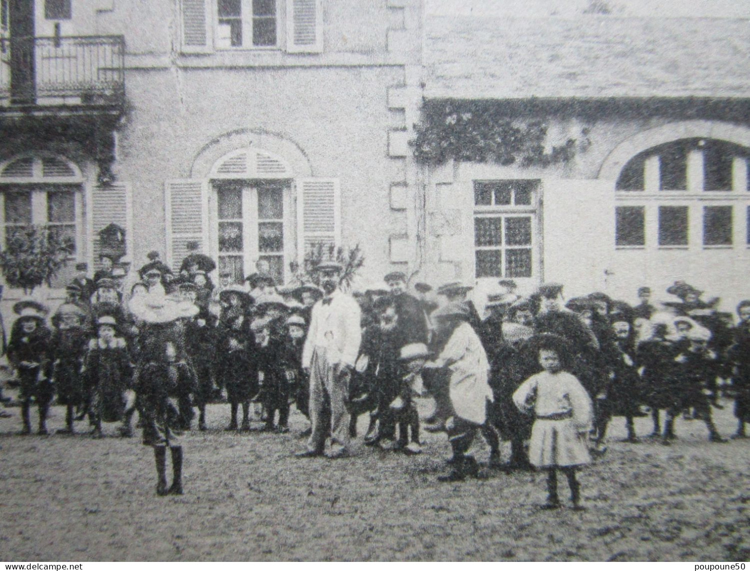 CPA 58 Nièvre GUERIGNY La Mairie Et L'école  - Institutrice Instituteur Et Les Enfants  écrite Vers 1910 - Guerigny