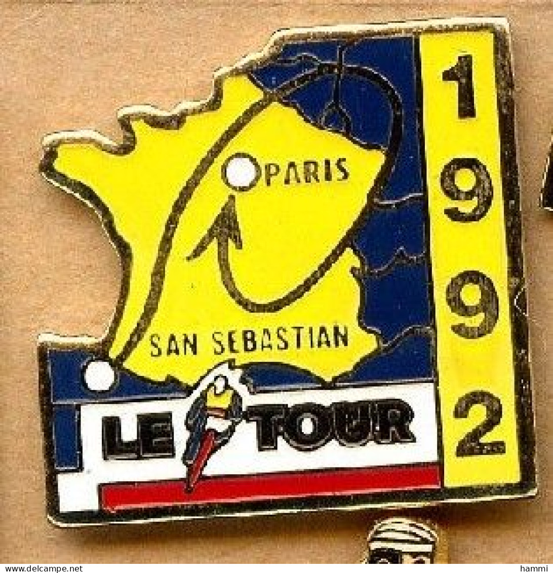 A387 Pin's Vélo Cyclisme Tour De France PARIS SAN SEBASTIAN BASQUE Cartouche Jaune Achat Immédiat - Cyclisme