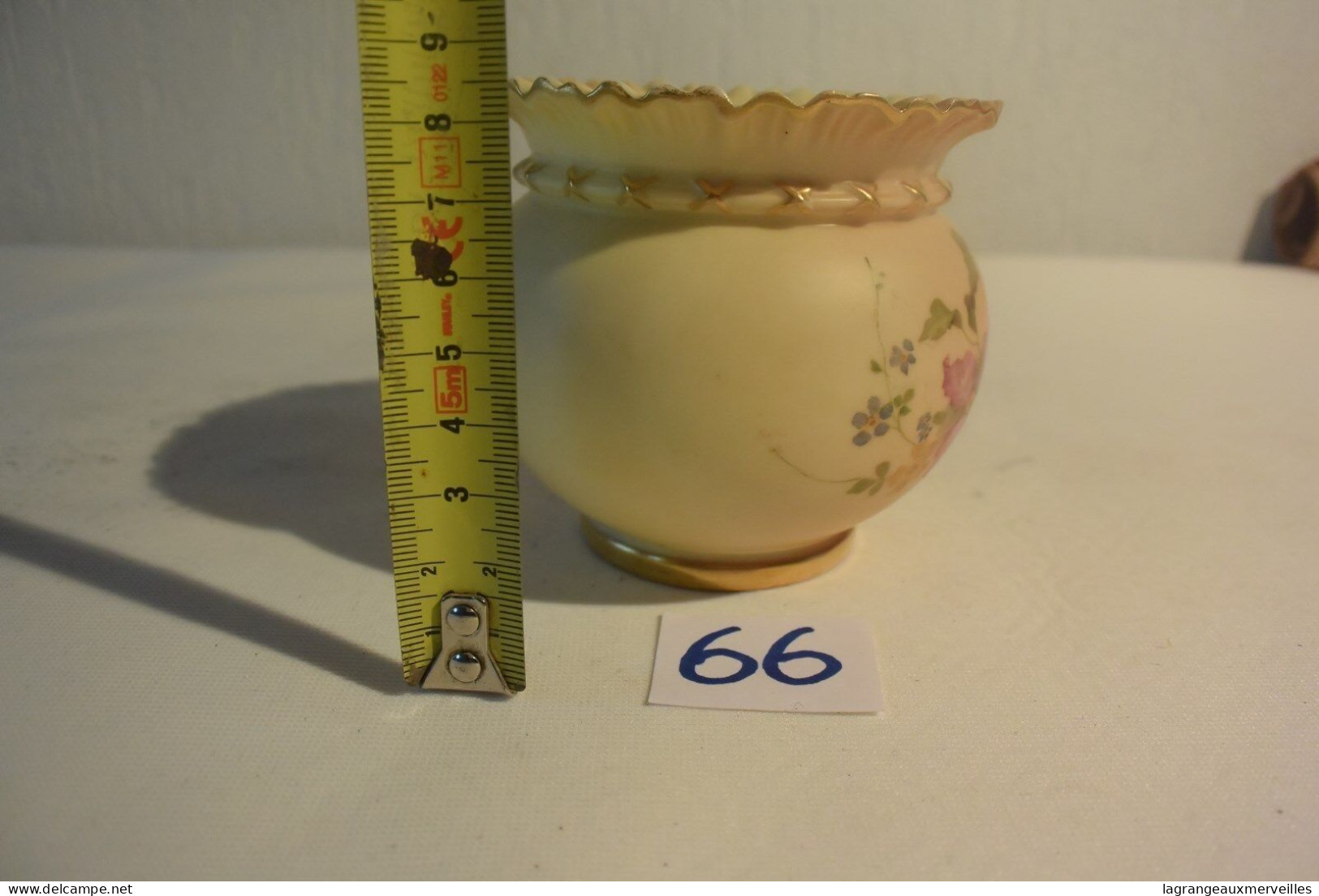 C66 Vase Soliflore - England - Peint à La Main - Royam Worcester - Cachet - Vazen