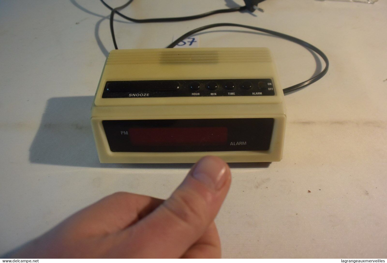 C67 Ancien Radio Réveil Vintage - Apparecchi