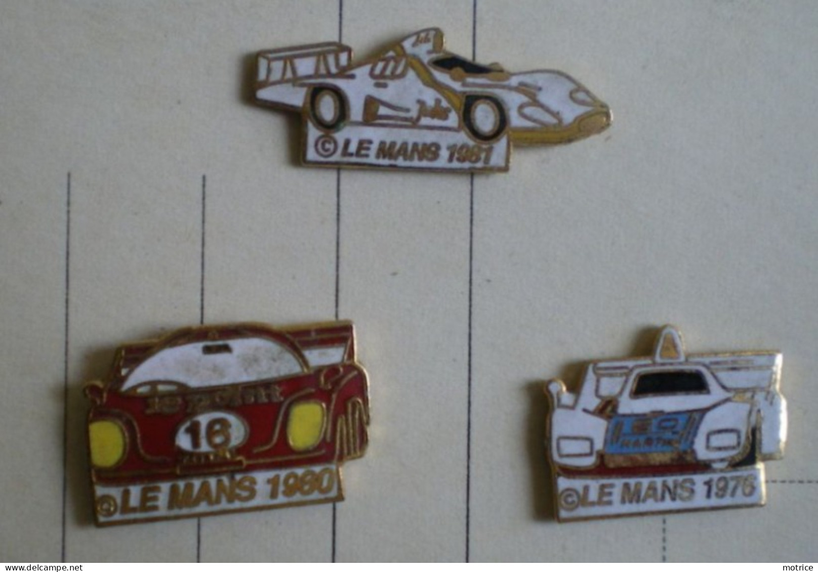 PIN'S  AUTOMOBILE Le Mans, Lot De 3 Pièces Années 1967, 1976, 1980. - Rally