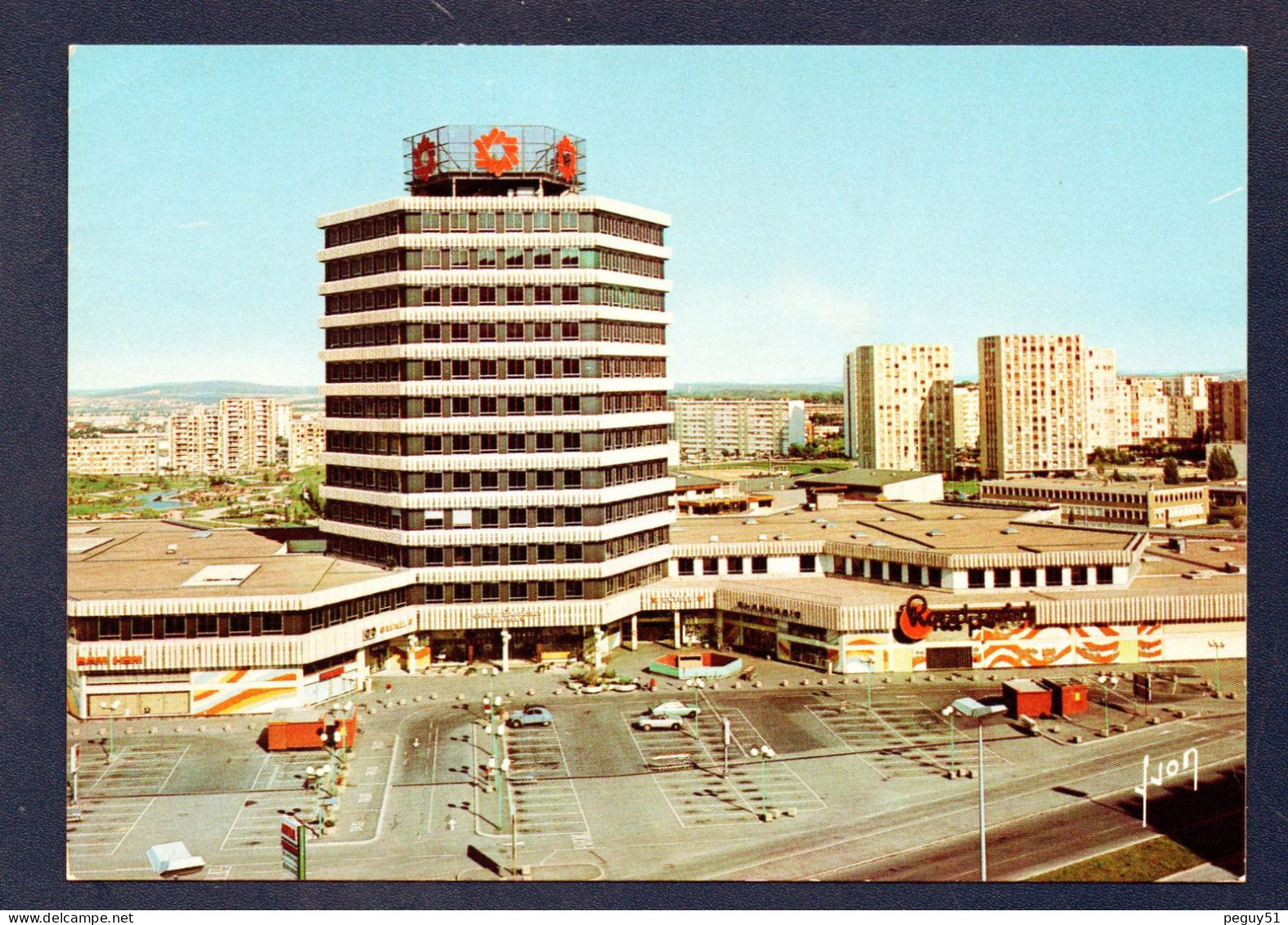 54. Vandoeuvre. Centre Commercial Les Nations. La Tour Des Affaires ( Arch. Henri Trouvé).  1987 - Vandoeuvre Les Nancy