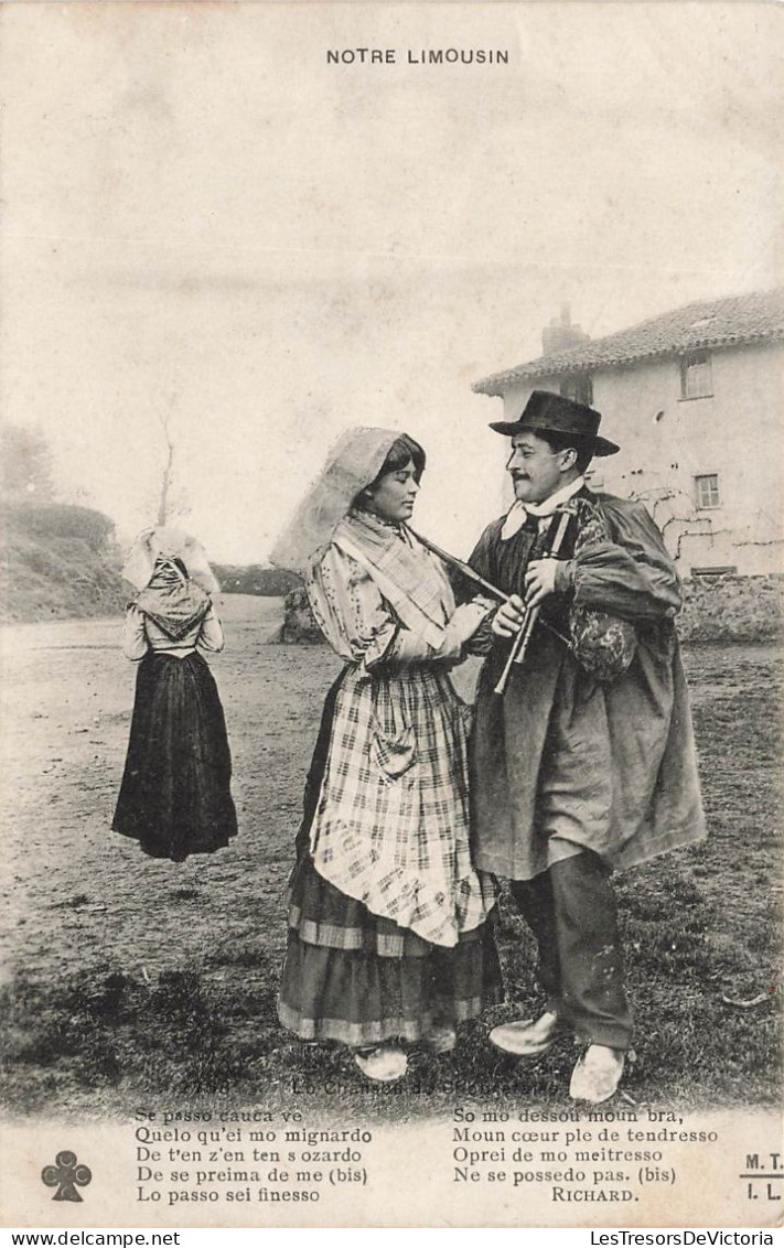 FRANCE - Notre Limousin - Trois Personnes - Un Homme Et Une Femme L'un à Côté De L'autre - Carte Postale Ancienne - Limousin