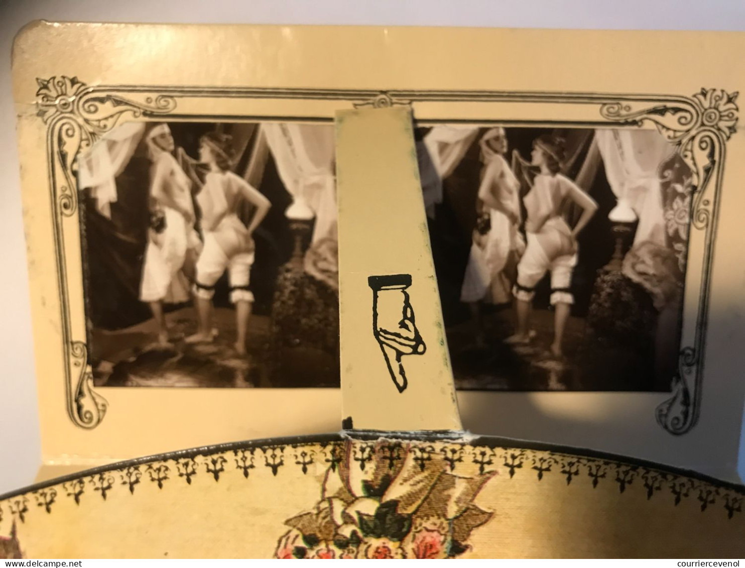 CPSM - Appareil Stéréoscopique En Carton Fort, Vue érotique, Formant Carte Postale Une Fois Replié. 10,5cm X 15cm - Stereoscope Cards