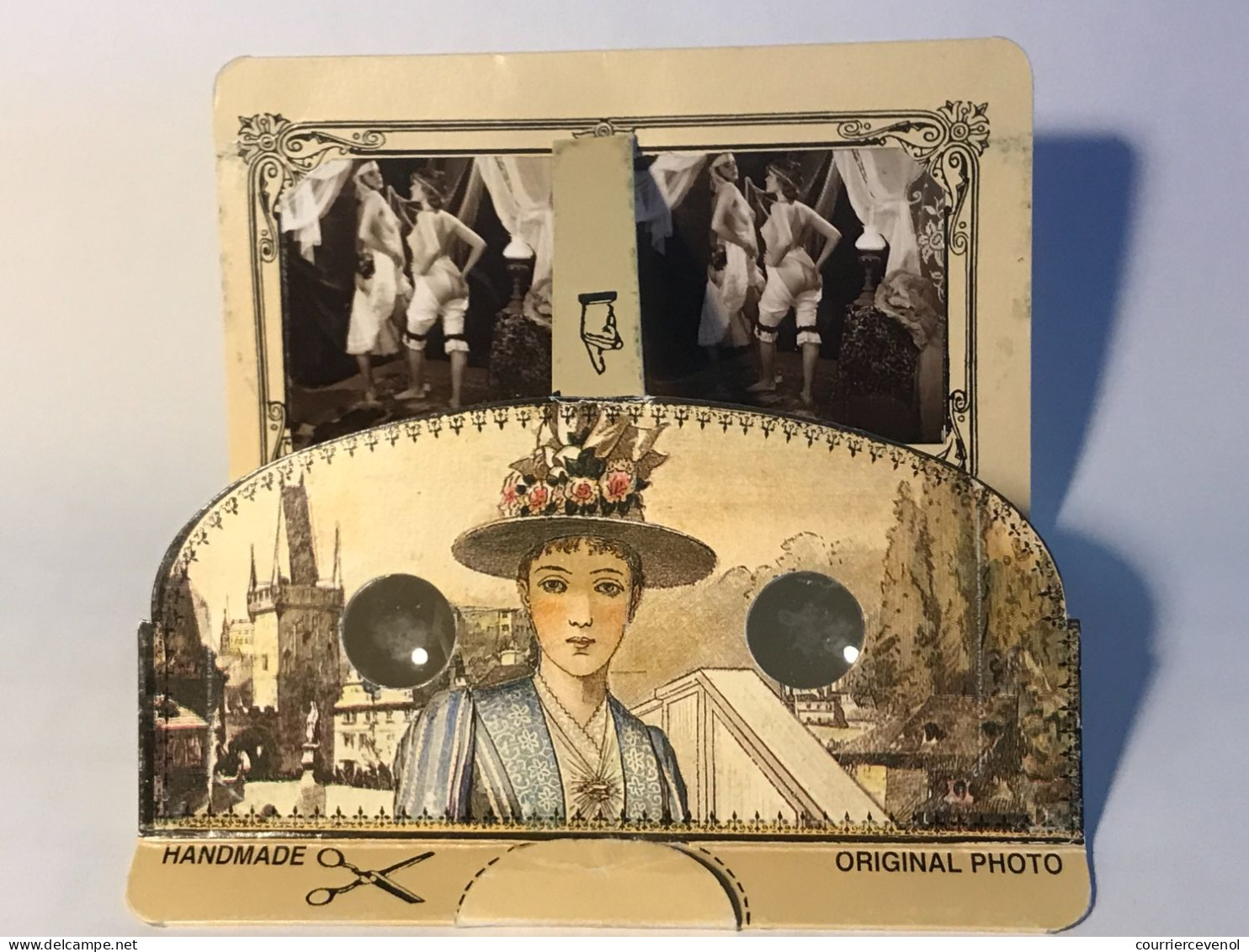 CPSM - Appareil Stéréoscopique En Carton Fort, Vue érotique, Formant Carte Postale Une Fois Replié. 10,5cm X 15cm - Stereoscope Cards