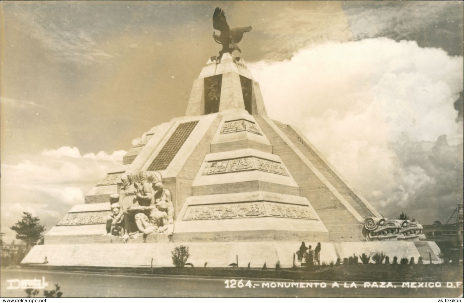 Postcard Mexiko-Stadt Ciudad De México (D. F.) Monumento A La Raza 1950 - Mexique