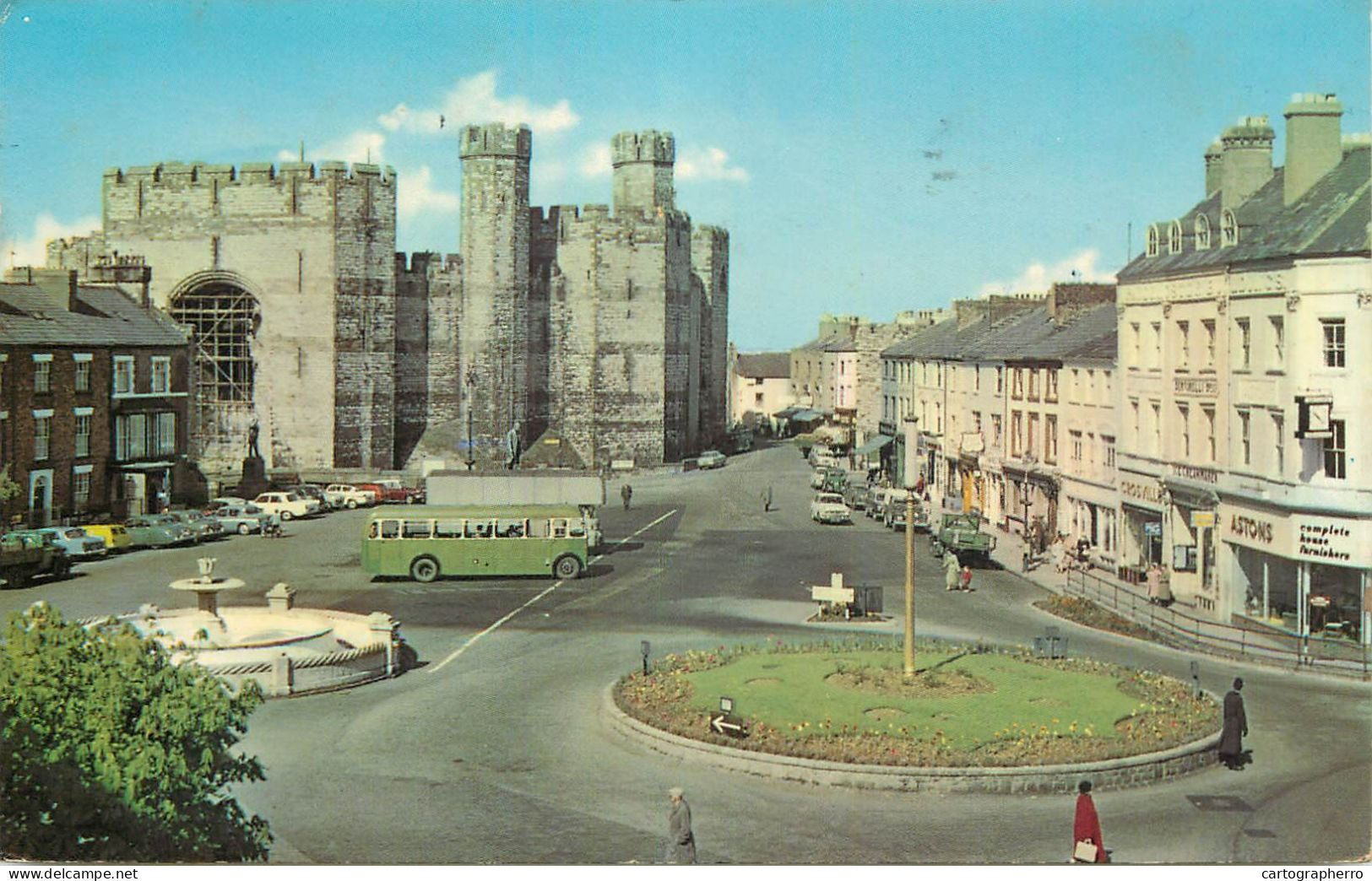 Wales Caernarvon Castle Square - Caernarvonshire