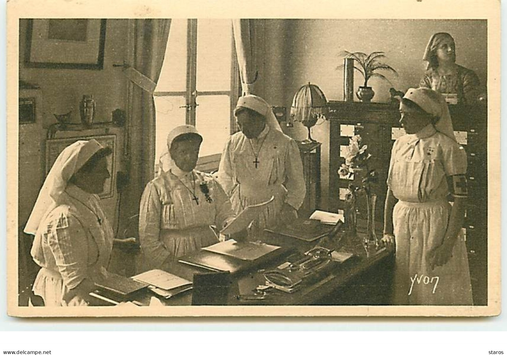 PARIS - Hôpital Ecole De La Société De Secours Aux Blessés Militaires - Le Bureau De La Directrice - Santé, Hôpitaux