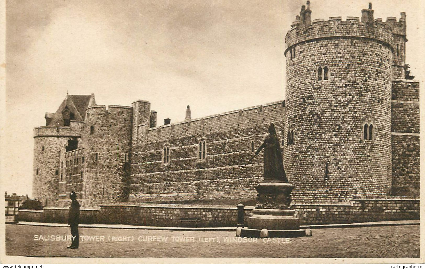 England Windsor Castle Salisbury Tower (right) & Curfew Tower (left) - Windsor Castle