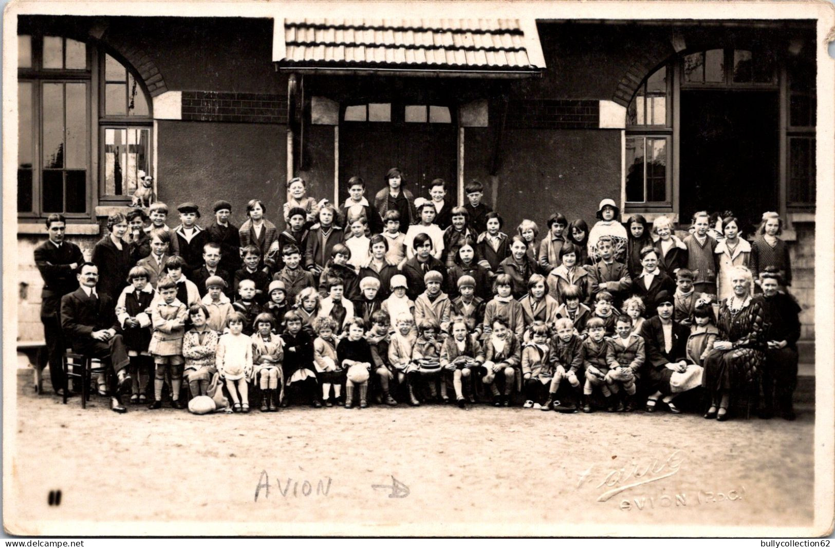 CPA - SELECTION -  AVION  -  CARTE PHOTO - Groupe D'écoliers - Avion