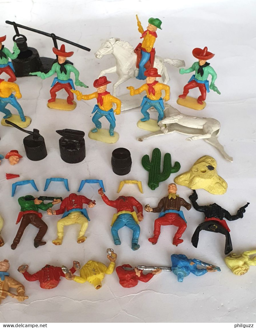 LOT FIGURINES FAR WEST COWBOYS CAMP NOREV JEM FIGURINE Tout états - Militares