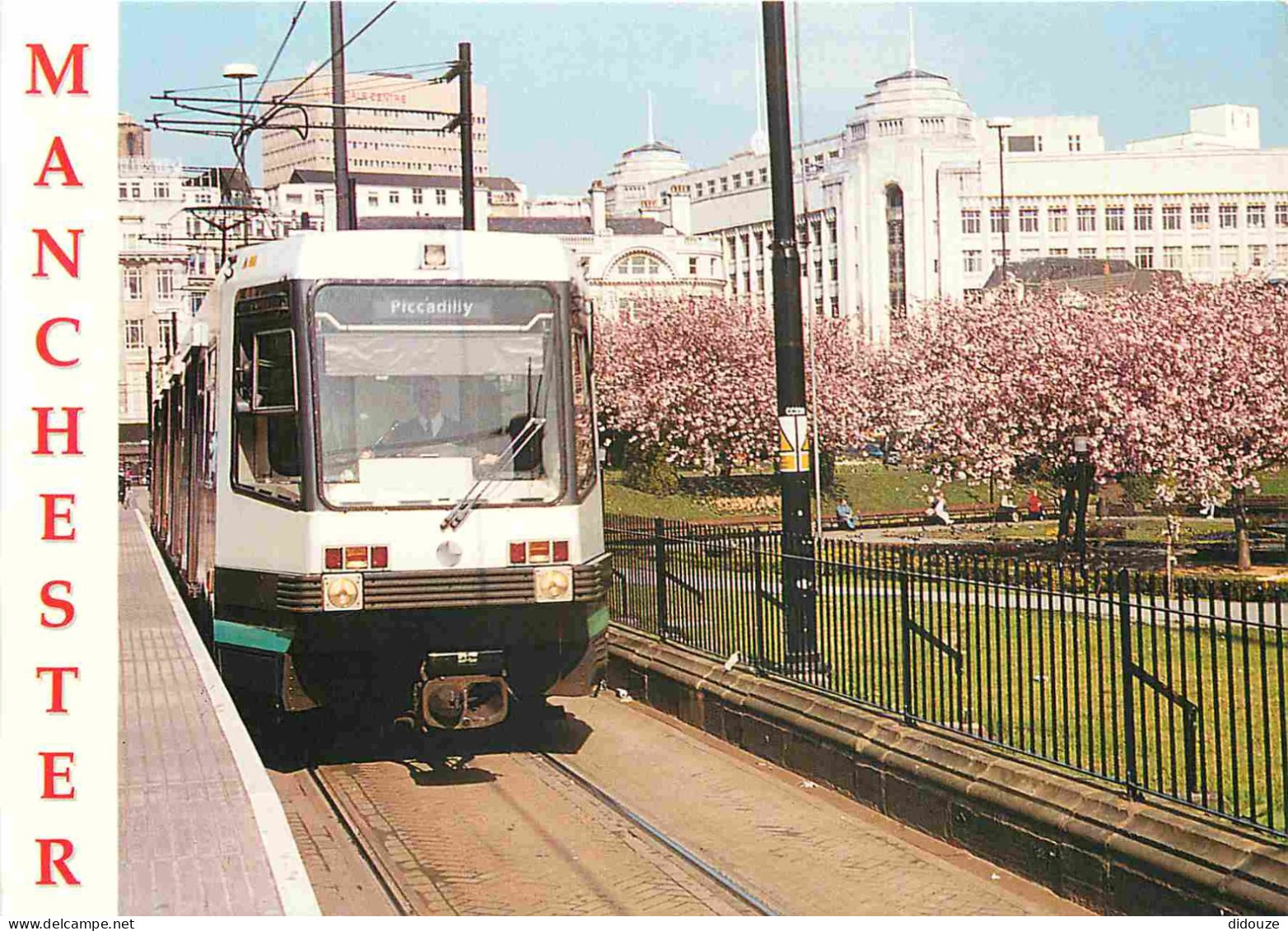Trains - Métro - Manchester - Metro Link Tram Arriving At Piccadilly Gardens - CPM - Voir Scans Recto-Verso - Metro