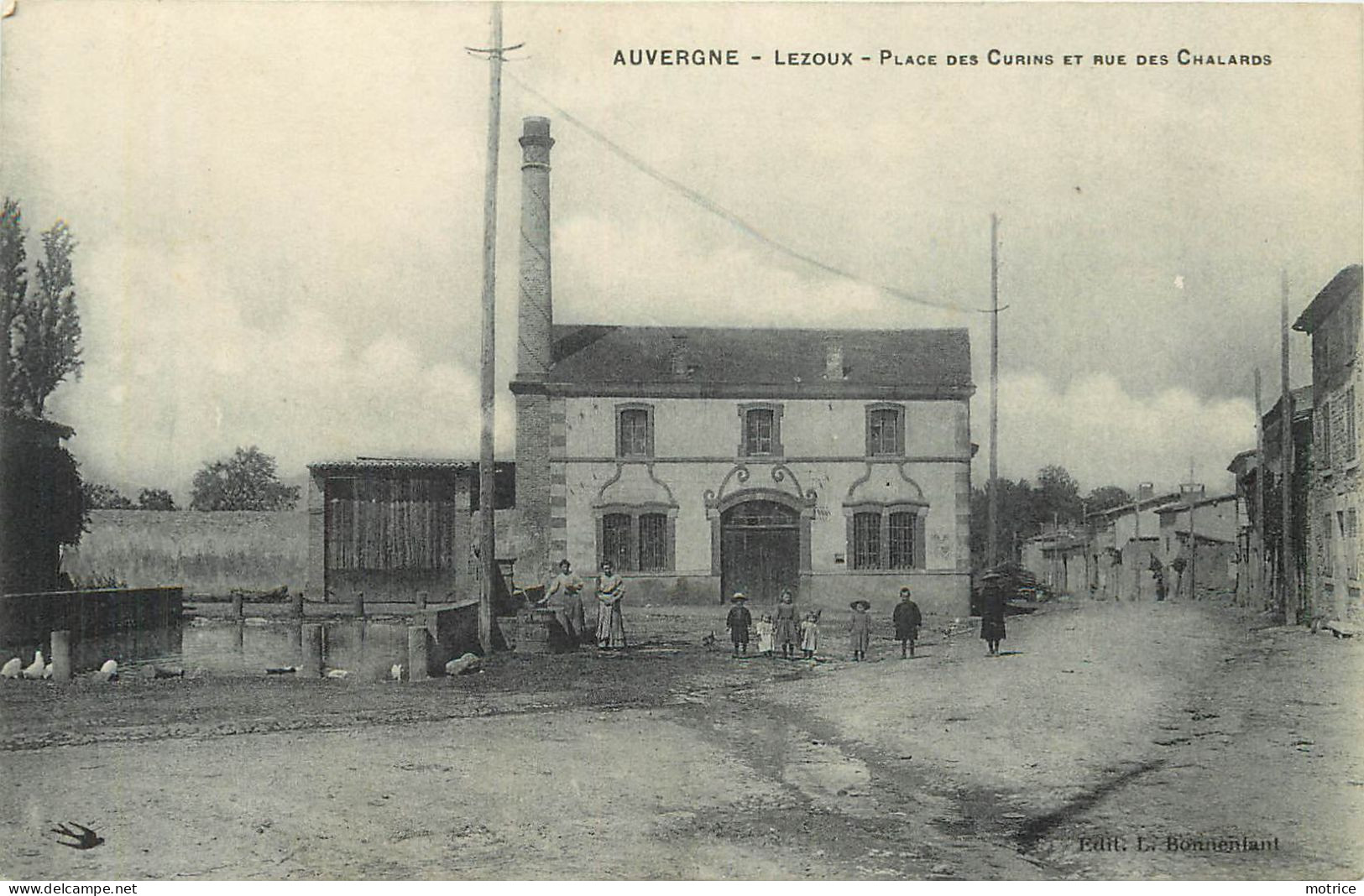 LEZOUX - Place Des Curins Et Rue Des Chalards. (cachet Militaire 92em Régiment D'infanterie). - Lezoux