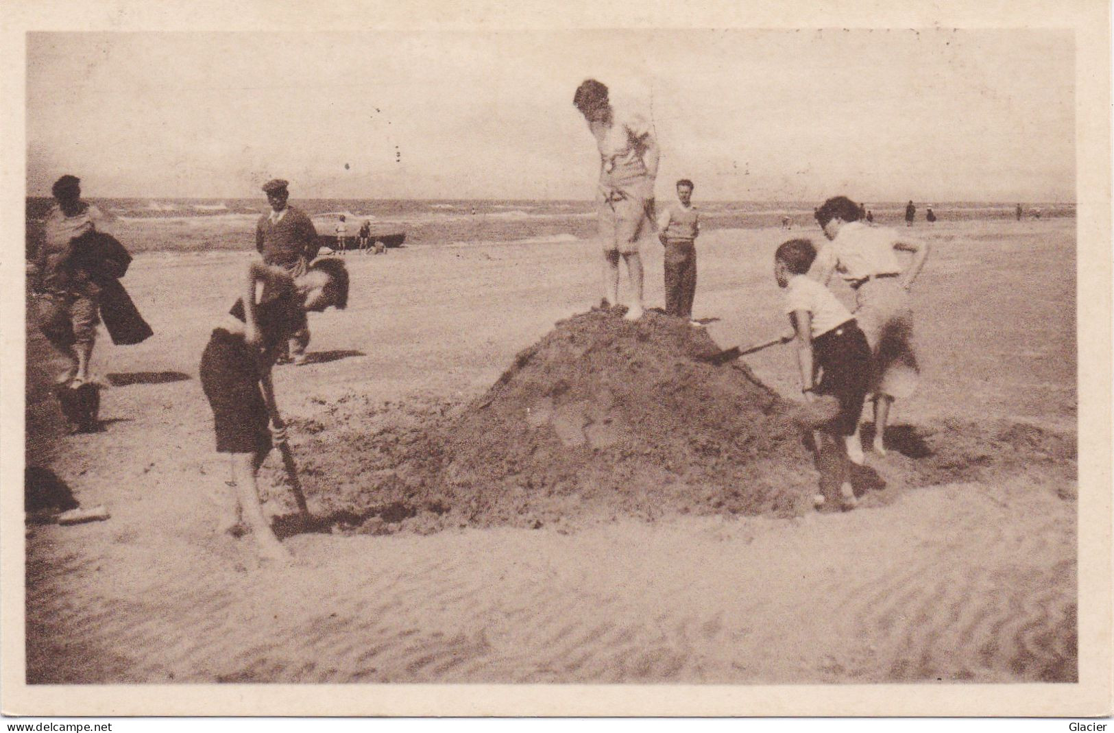 Oostduinkerke - Bains - Nombreux Jeux Pour Enfants - Concours De Forts - Uitg. C. Gillardin, Digue De Mer - Oostduinkerke