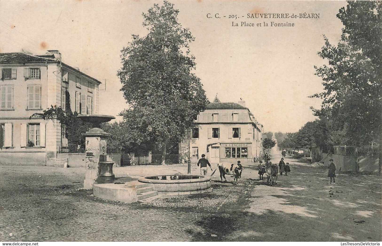 FRANCE - Sauveterre De Béarn - La Place Et La Fontaine - Enfants Jouant - A Lescoute - Carte Postale Ancienne - Sauveterre De Bearn