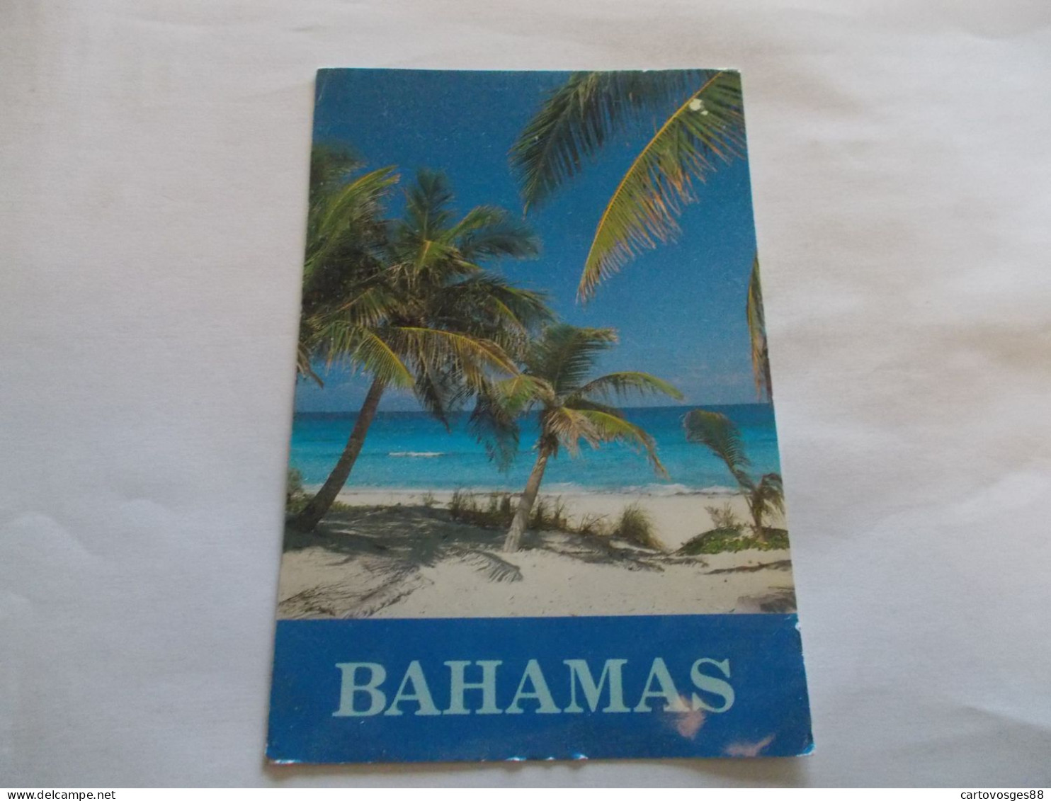 BAHAMAS  BEACH UNE TRES BELLE PLAGE BEAU TIMBRE  BERMUDA TRANSPORT  ATTELAGE 1988 - Bahama's