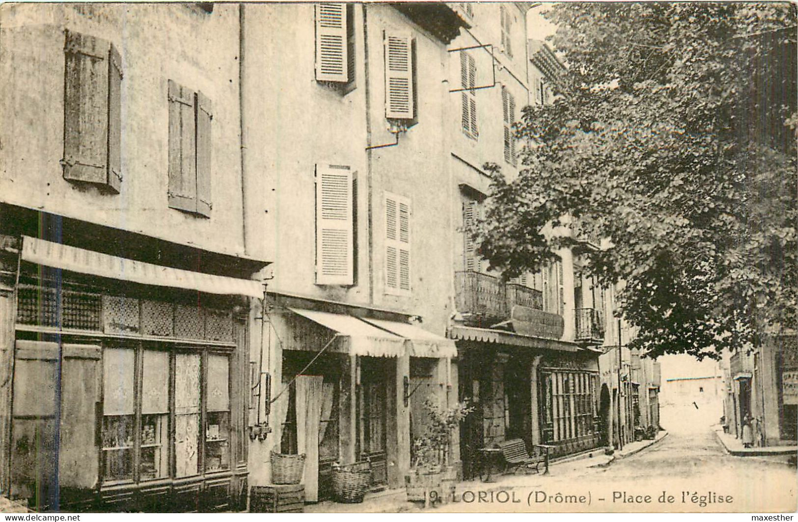 LORIOL Place De L'église - Loriol