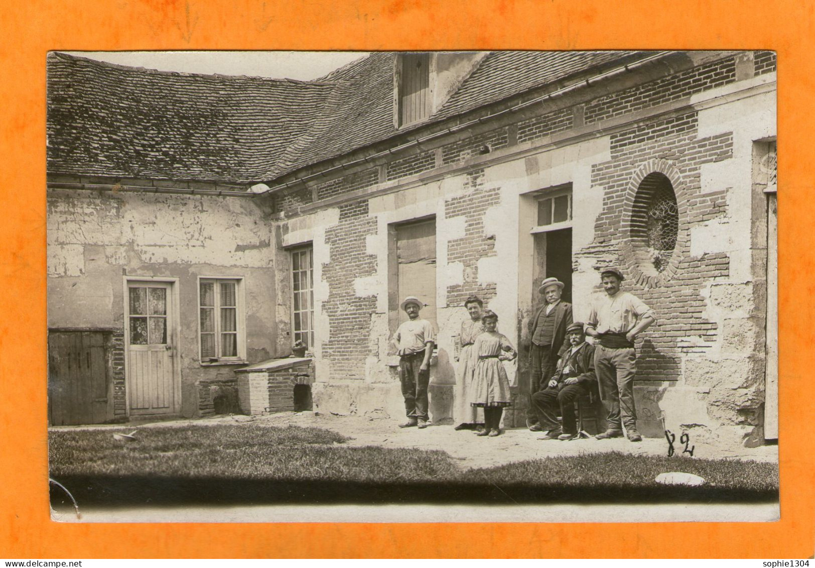 Carte-Photo??? - A Identifier ???? FAMILLE - MAISON   ???  Adressée à  Mme BOILEUX Marie , Mr THELLIER Henri - A Identifier