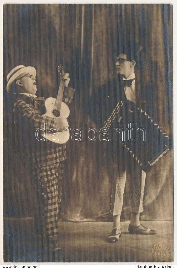 * T2/T3 1928 Arad, Cinema Apollo Mozi, Zenés Előadás Gitárral és Tangóharmonikával / Cinema, Performance With Guitar And - Unclassified