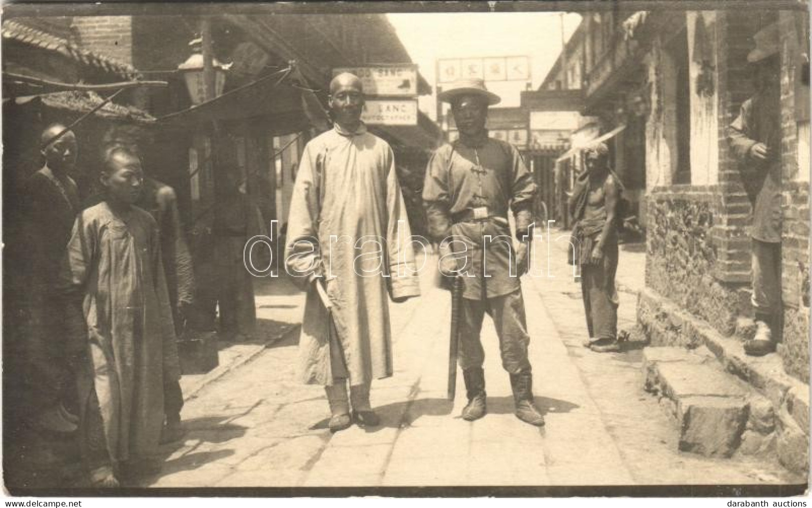 * T2/T3 Officier De Police Chinois / Chinese Police Officer. Photo - Ohne Zuordnung