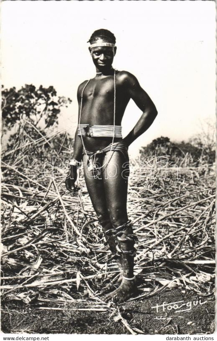 ** T2/T3 L'Afrique Noire. Jeune Homme Bassari / Bassari People, Half-nude Man, African Folklore - Non Classés