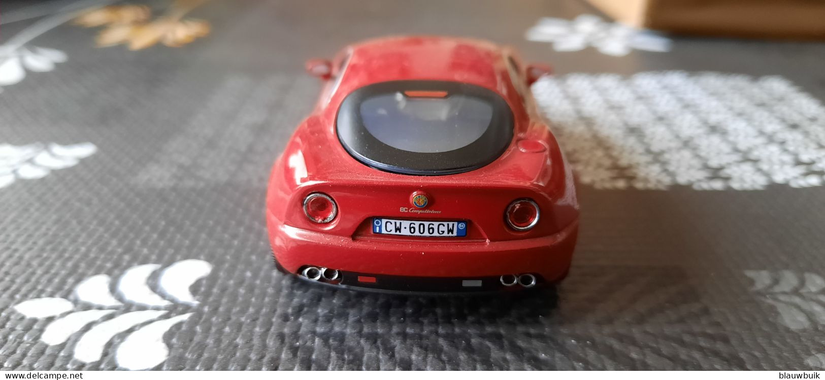 Cararama Alfa Romeo 8C Coupe Red 2003 1:43 - Cararama (Oliex)