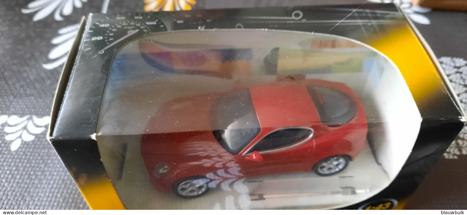 Cararama Alfa Romeo 8C Coupe Red 2003 1:43 - Cararama (Oliex)