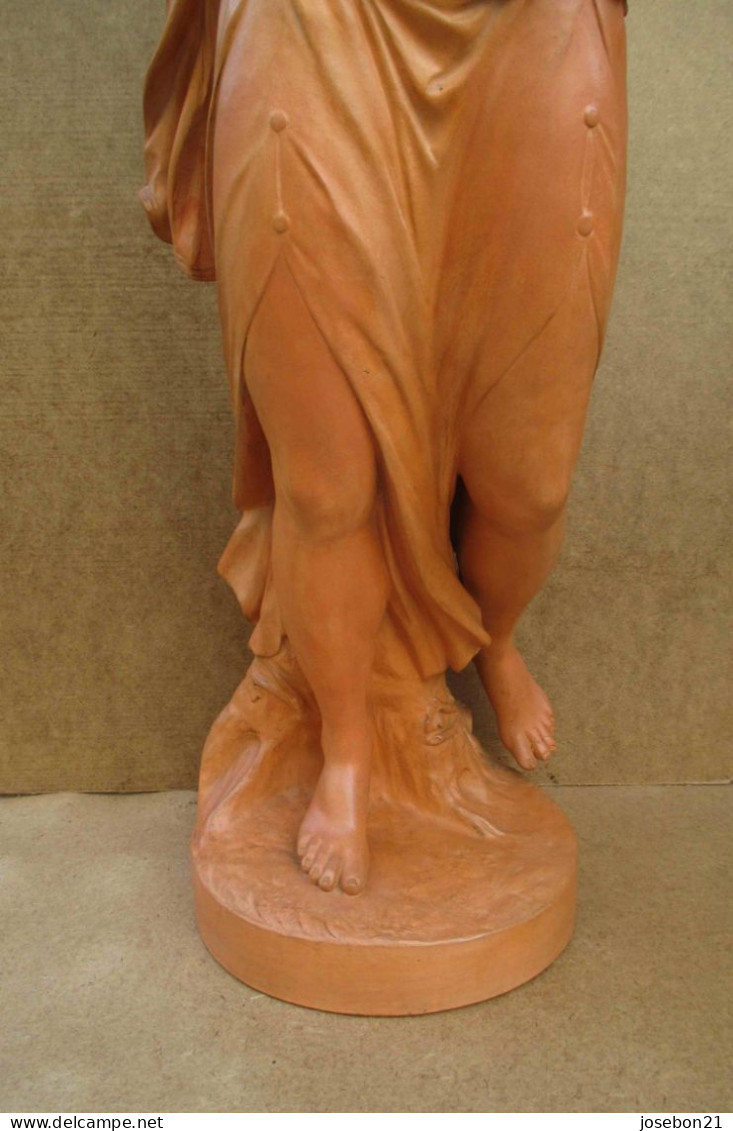 ancienne grande statue en terre cuite nymphes fin XIX ème